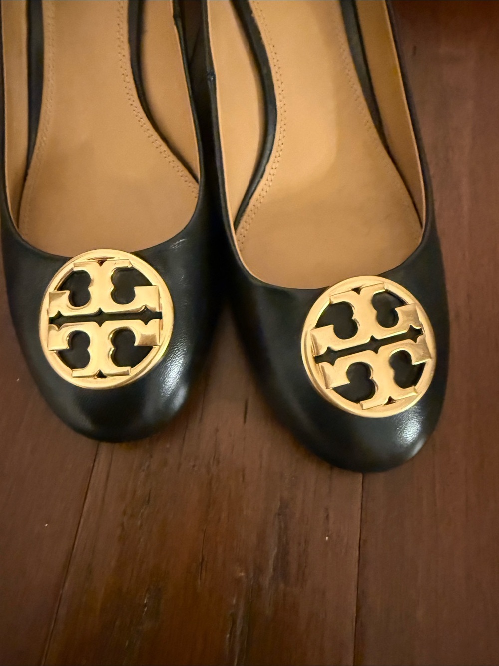 Tory Burch Black Leather Flats with Gold Logo Medallion - Picture 2 of 9